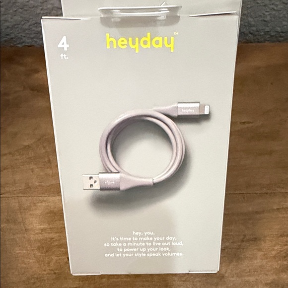 heyday Lightning to USB-A Charging Cable 4ft cord High Speed Charging set of 3 - Picture 2 of 3